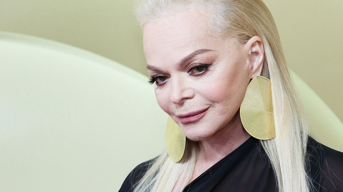 Baza: Долина заработает за корпоративы стоимость квартиры, на которую ее обманули