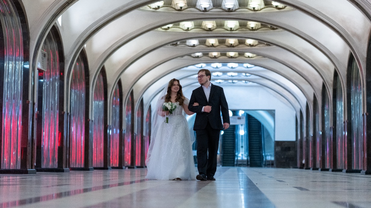 Ракова сообщила о завершении юбилейного, пятого свадебного сезона на станции метро «Маяковская»