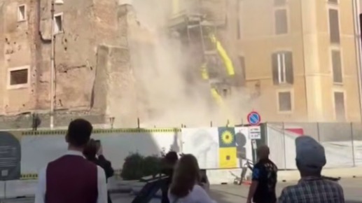 Появилось видео обрушения средневековой башни в Риме