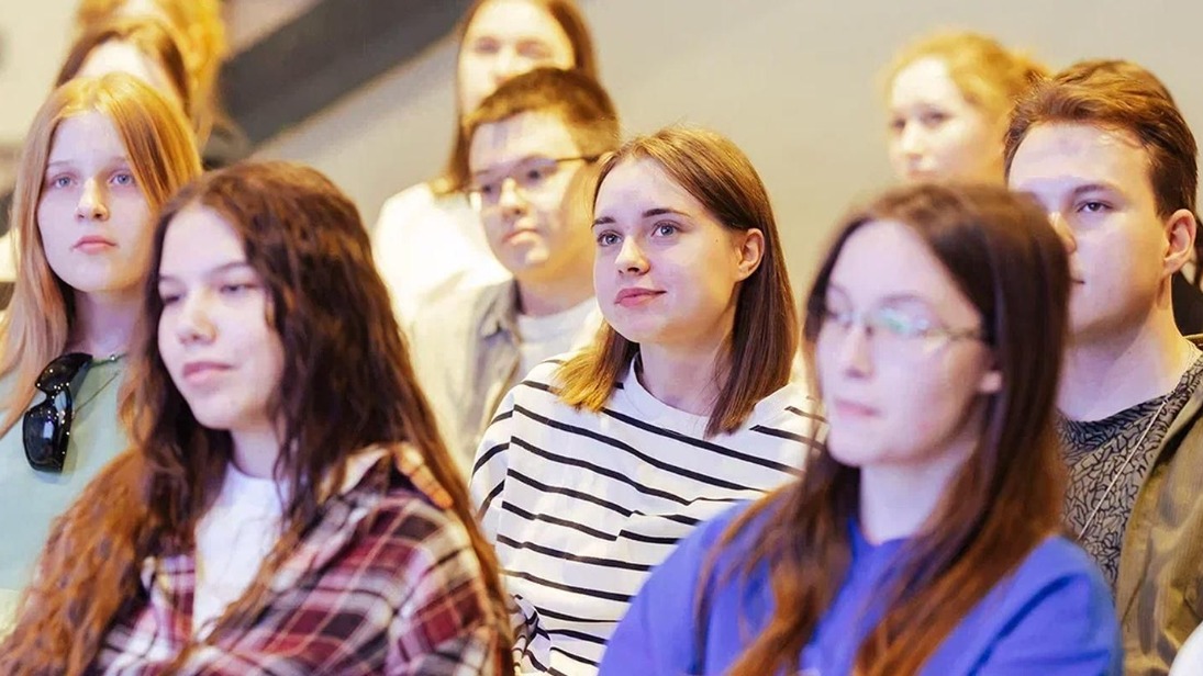 Горожане узнают больше об ИИ и дизайне на лекциях академии «Молодежь Москвы»