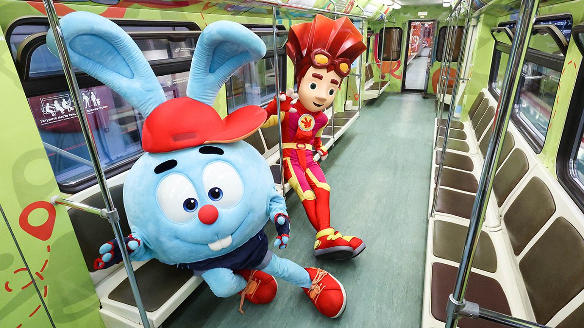 Тематический поезд с героями мультсериалов запустили в столичном метро