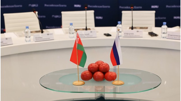 В «Российской газете» стартовал наземный этап эксперимента «В космос со своим помидором»