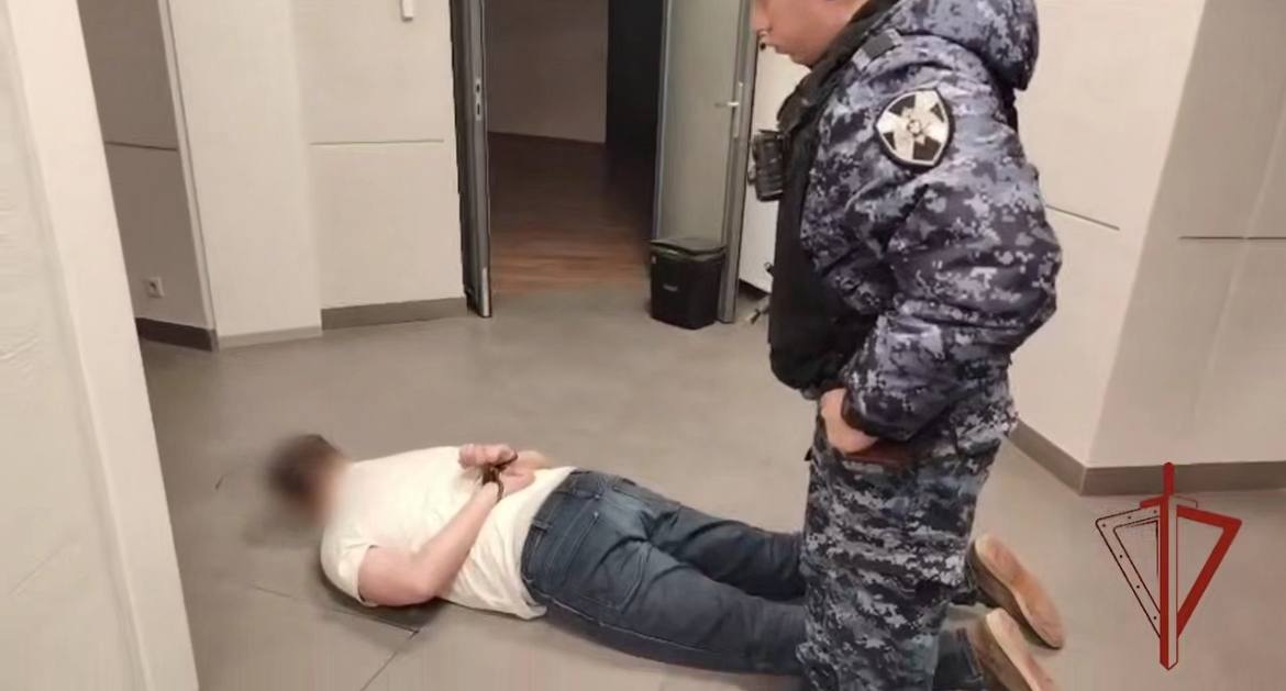 Мужчина ударил коллегу ножом в спину в офисе в центре Москвы