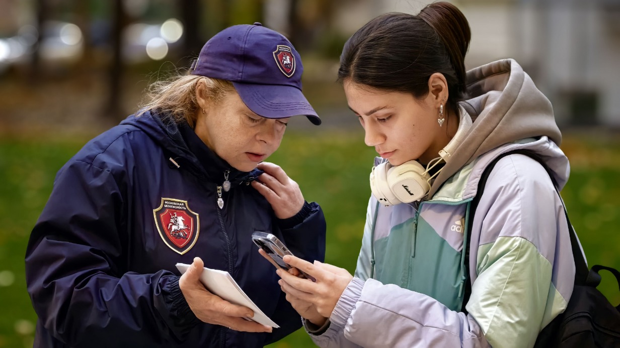 Сотрудница «Московской безопасности» по ЦАО Леся Нечипорук всегда готова выслушать жителей