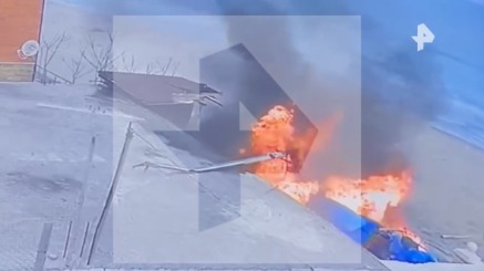 Момент падения вертолета на дом в Дагестане попал на камеру