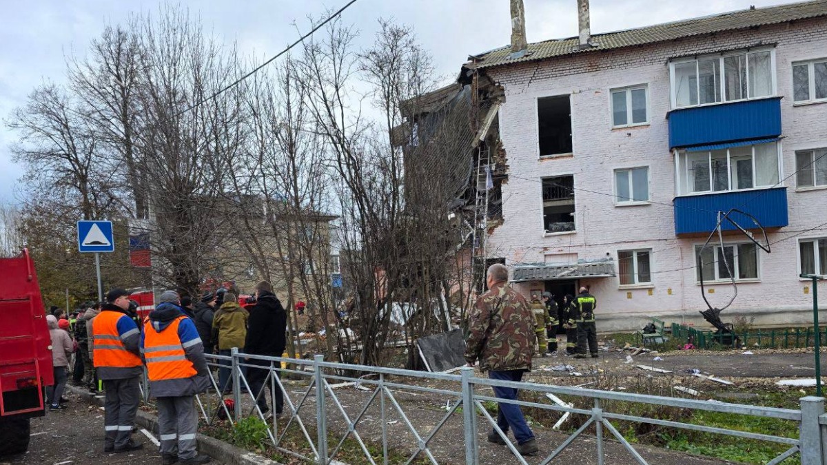 Многоквартирный дом под Тулой обрушился после взрыва газа, трое пострадали