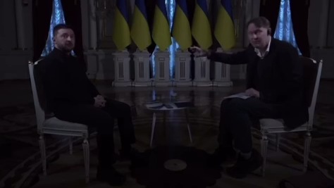 Появилось видео с интервью, во время которого в офисе Зеленского отключили свет