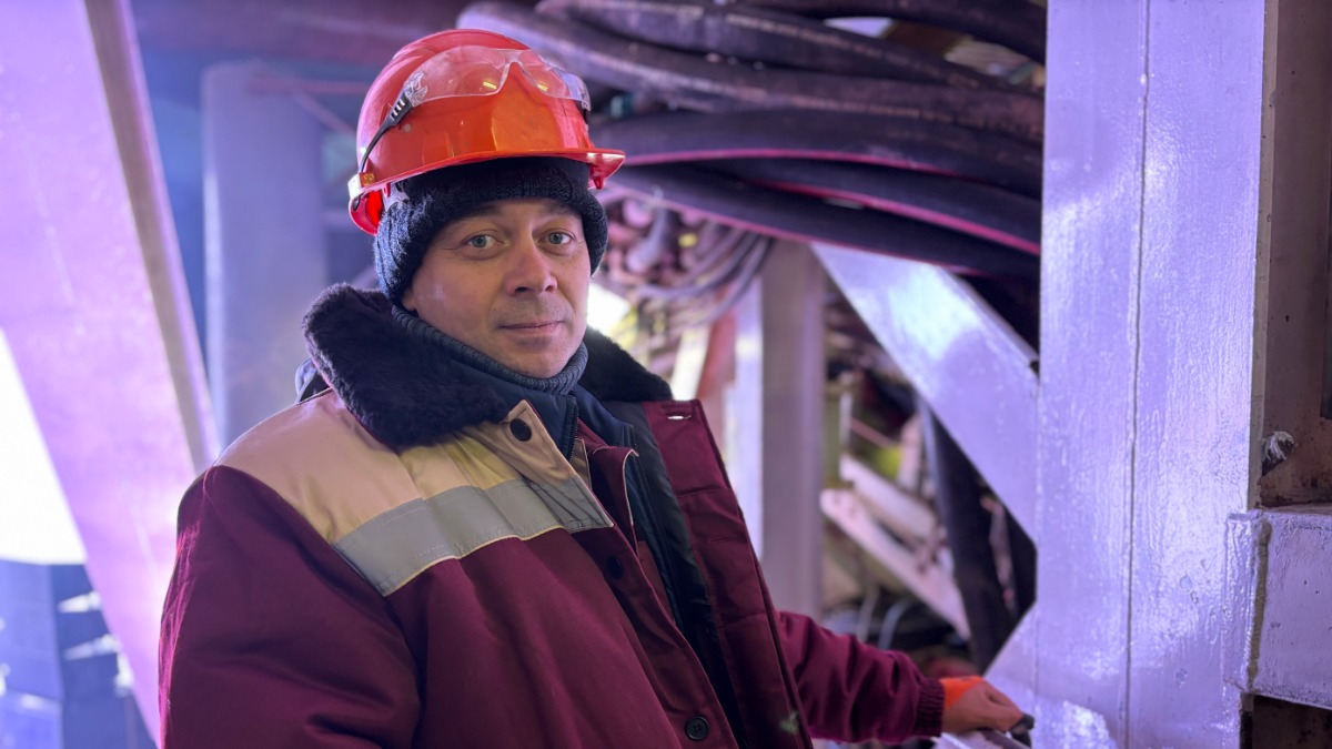 Машинист дизелевоза Павел Медведев на строительстве тоннеля от станции Щелковской до Гольянова