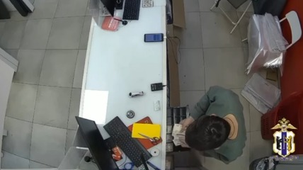 Россиянин полгода грабил пункт выдачи, в котором работал