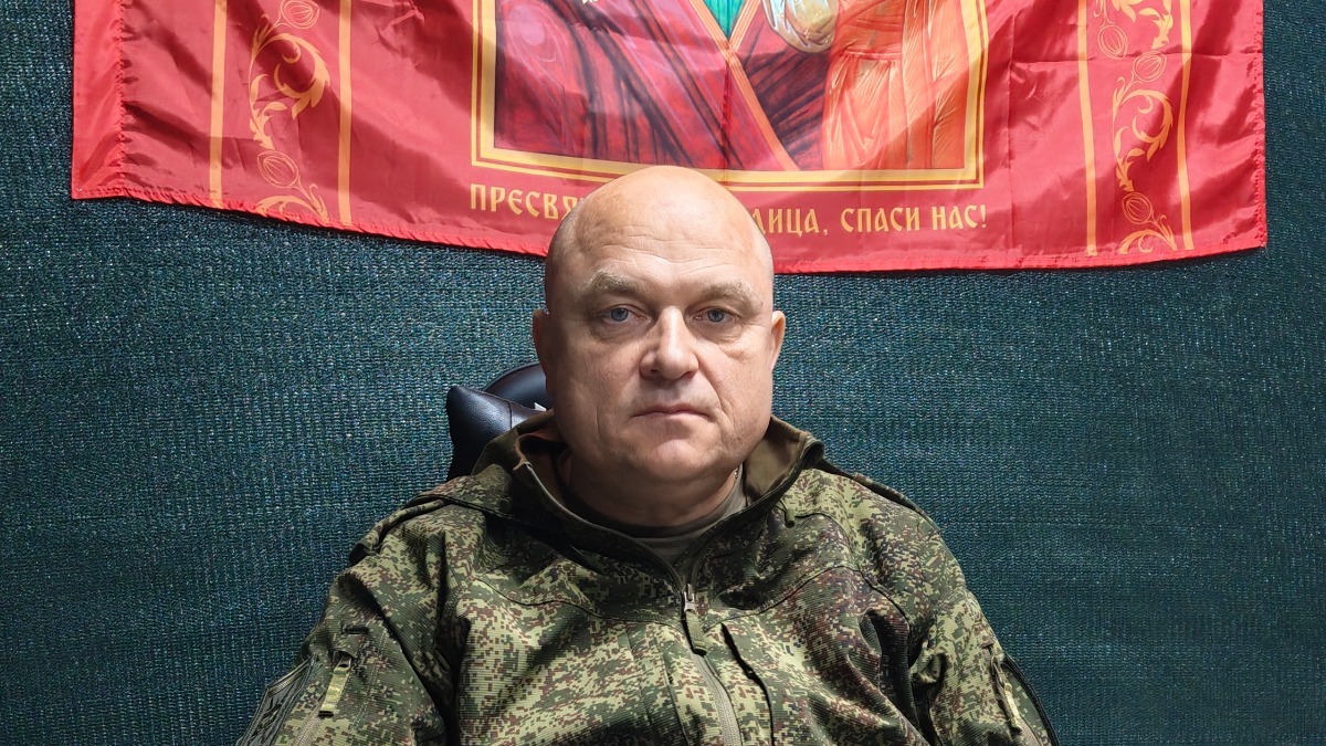 Командир полка с позывным «Учитель» в своем рабочем кабинете