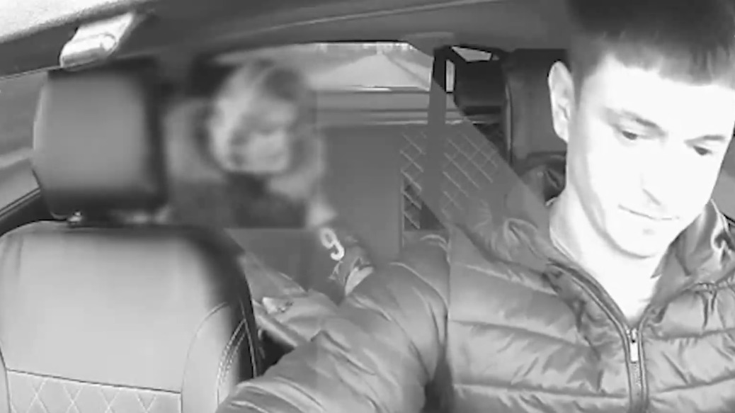 Россиянка пригрозила таксисту мачете из-за музыки