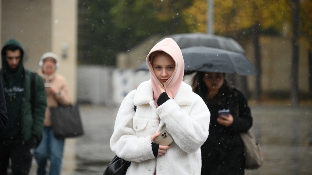 Москвичка Милана Есенина попала под мокрый снег