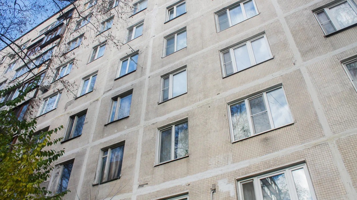 В жилом доме в районе Северное Тушино в 2025 году произвели замену всего лифтового оборудования