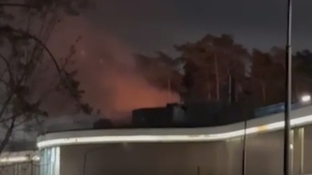 Сильный пожар охватил элитные «Бани Малевича» в подмосковном Одинцове