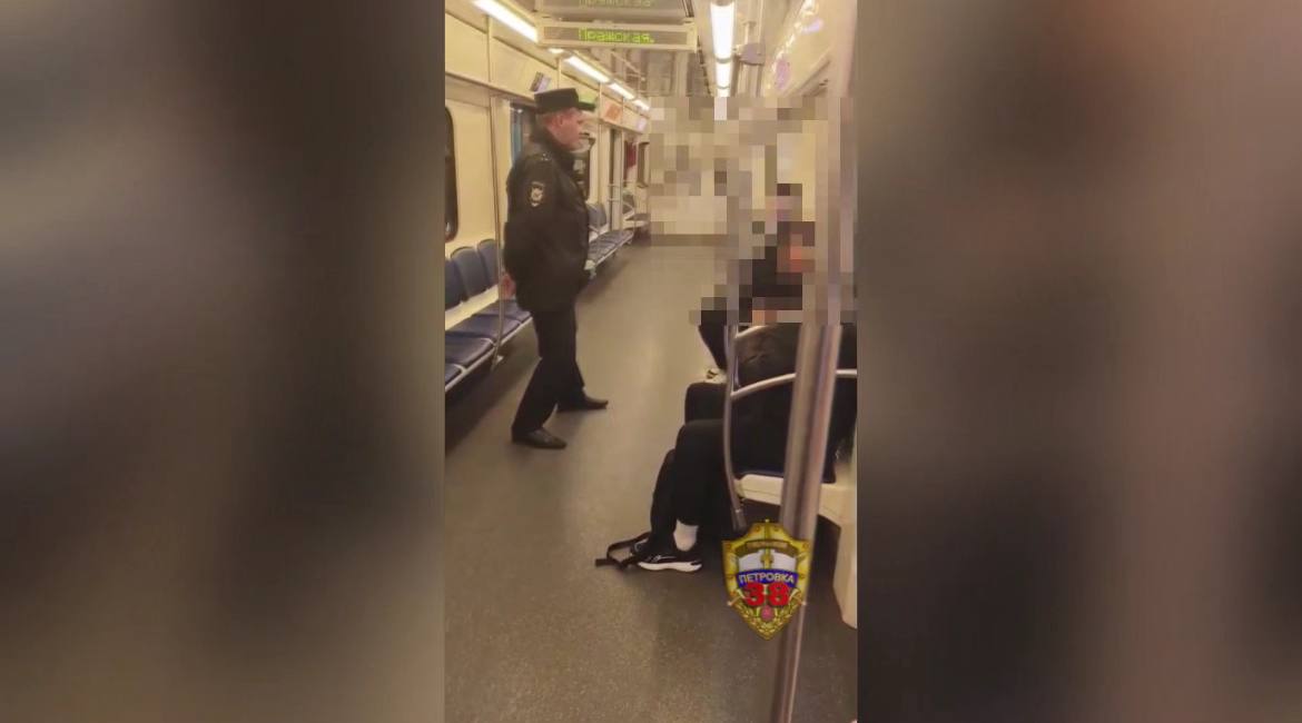 Пассажиров метро оштрафовали за нахождение в вагонах на конечной станции