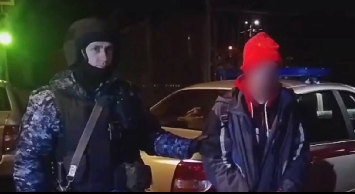 Пьяный мужчина проник в здание вуза на востоке Москвы