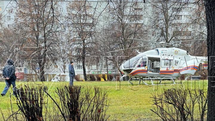 Вертолет прилетел к месту массового ДТП на проспекте Андропова на юге Москвы
