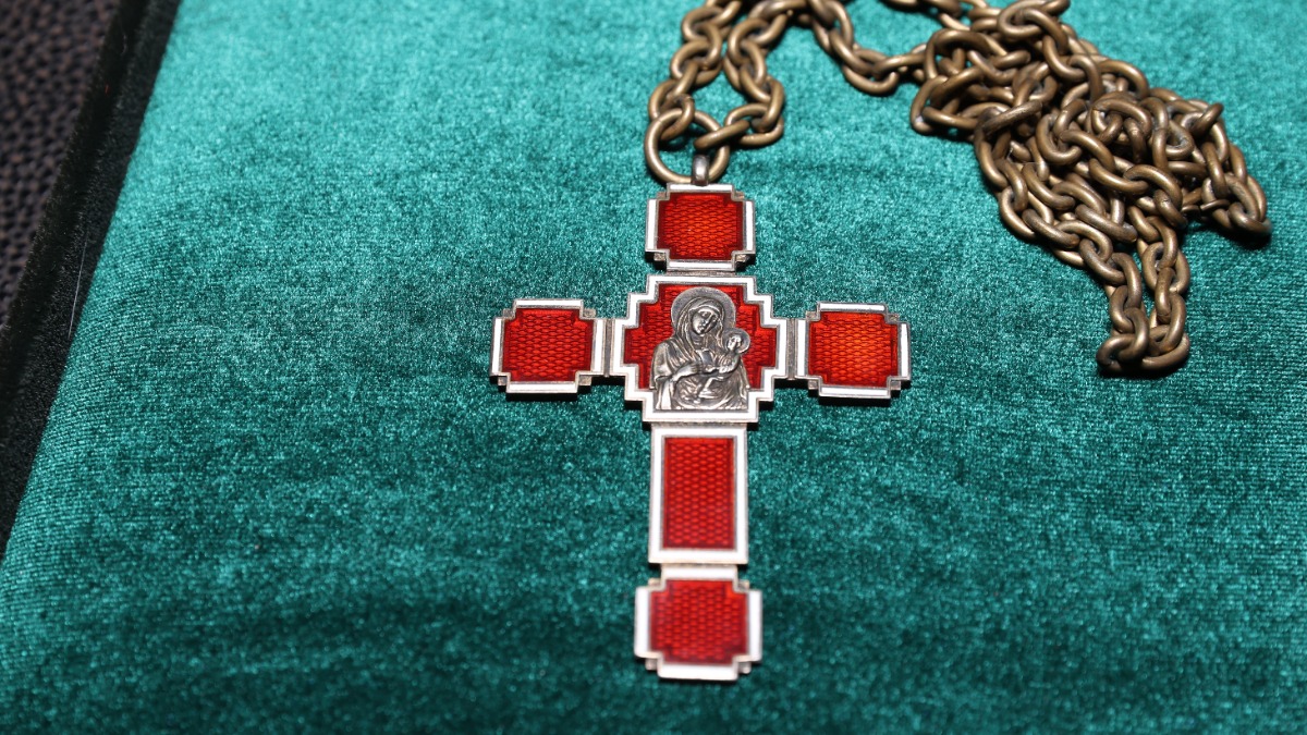 Наперсный крест основательницы общины сестер милосердия передали в Музей истории Лефортово