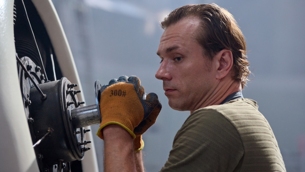 Актер Александр Горбатов в фильме «Авиатор» по роману Евгения Водолазкина исполнил главную роль Иннокентия Платонова