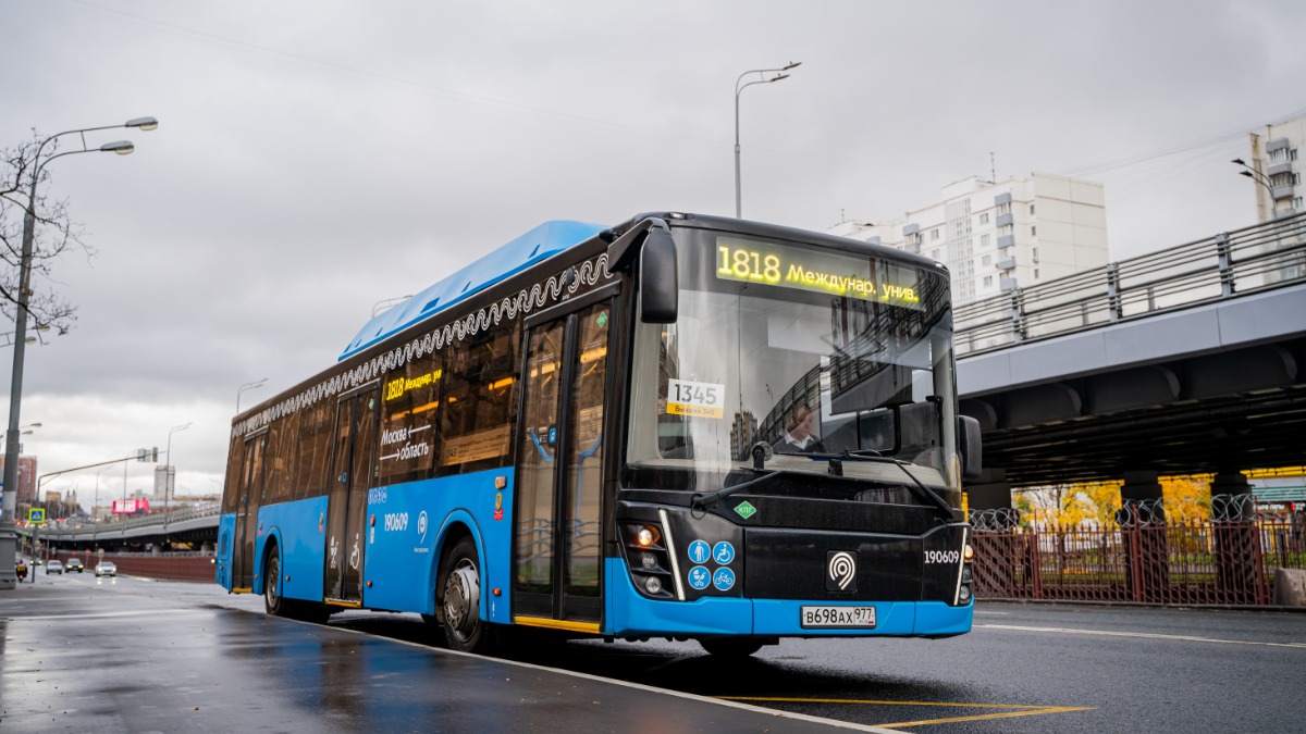 Доехать до Международного университета в поселке Заречье в Одинцовском городском округе с 15 ноября можно на автобусе № 1818 от станции метро «Филевский парк»