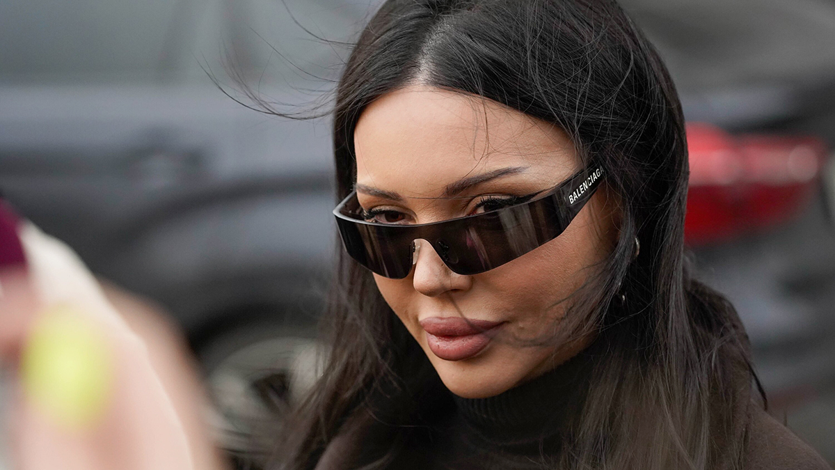 «Звонит и запугивает»: Самойлова рассказала про общение с другими мужчинами