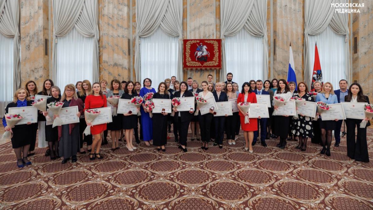Ракова наградила столичных педиатров, получивших почетный статус «Московский врач»