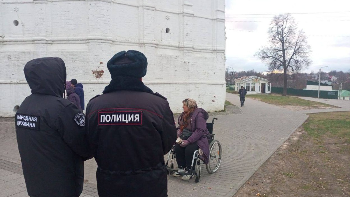Полицейские «поставили на ноги» попрошайку у монастыря в Подмосковье