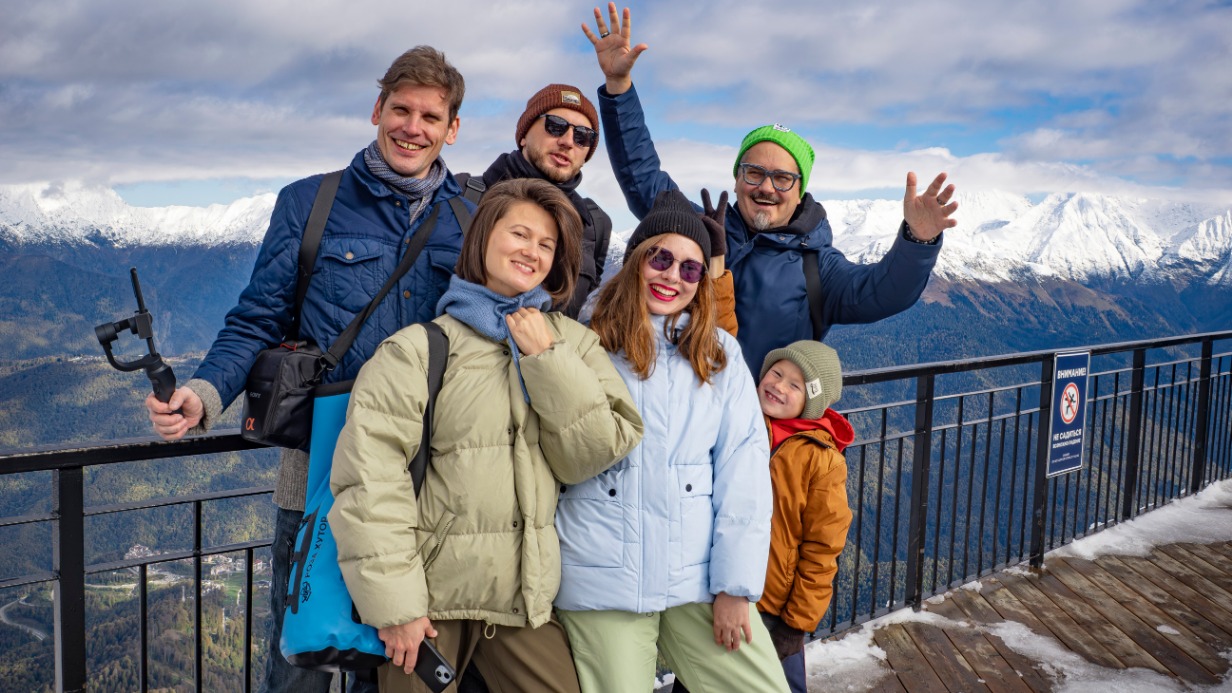 Экологи Алексей Чистопашин, Андрей Скрыпник, Роман Саблин, Мария Сморыгина, Светлана Ковалевская и Гоша Сморыгин на Розе Пик