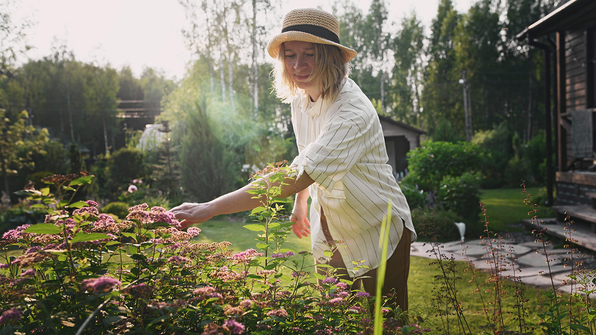 Инфекционист Мухина назвала болезни, которыми можно заразиться на даче