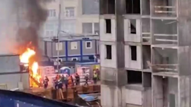 Пожар произошел на стройплощадке в Южнопортовом районе Москвы