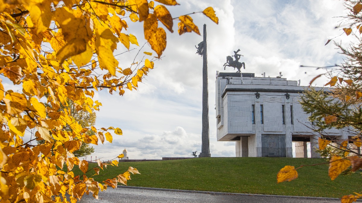 Музей Победы подготовил программу к 110-летию Симонова
