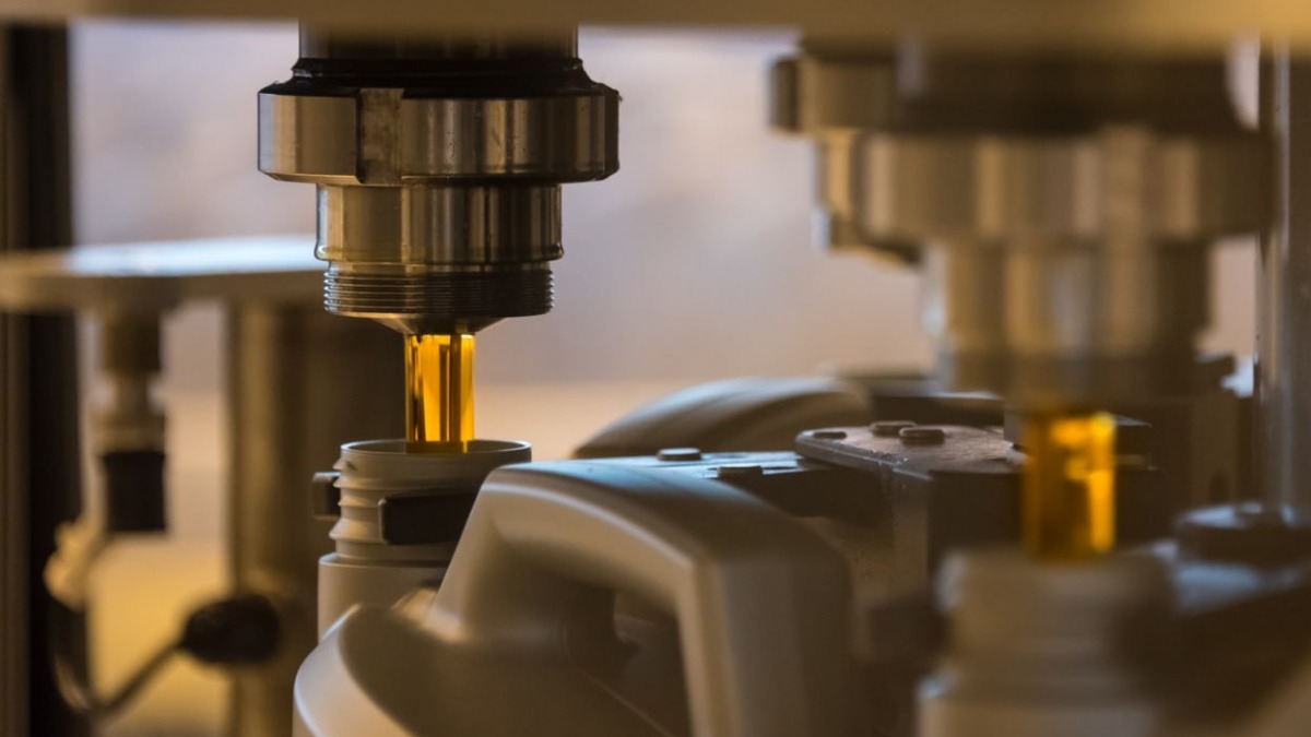 «Газпромнефть–СМ» поставила на рынок инновационные масла для китайских иномарок