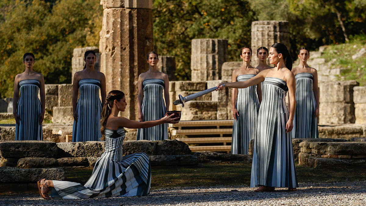 Олимпийский огонь для зимних Игр-2026 в Италии зажгли в Греции