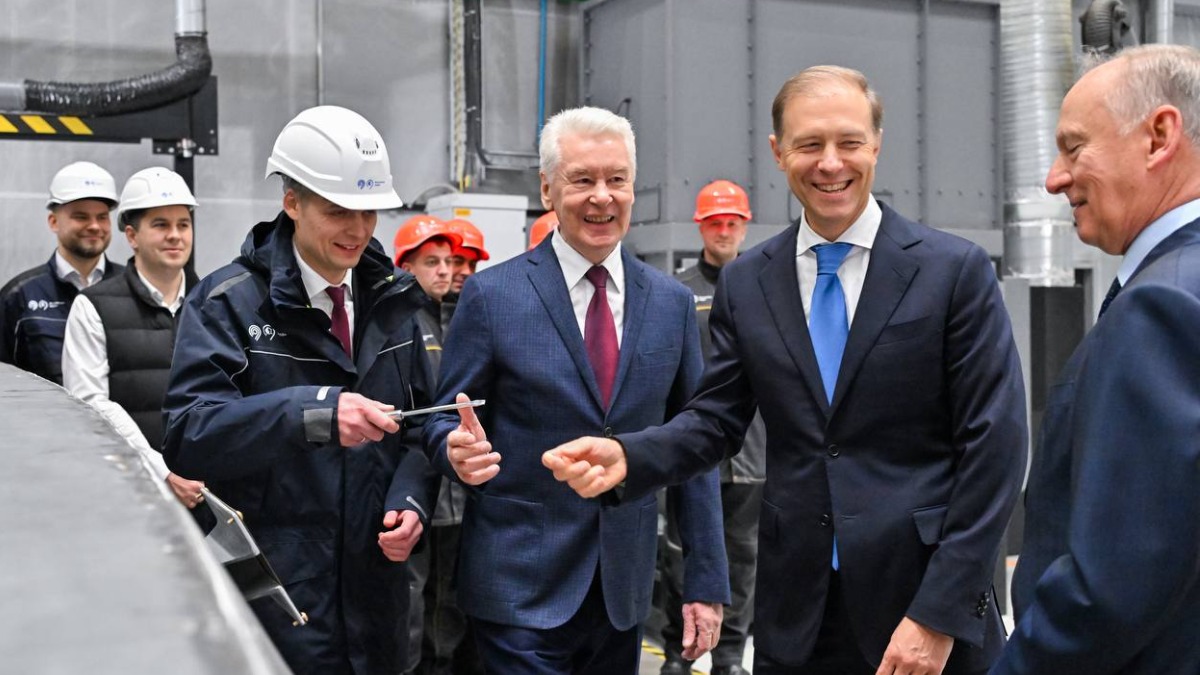 Сергей Собянин открыл верфь для строительства инновационных электросудов