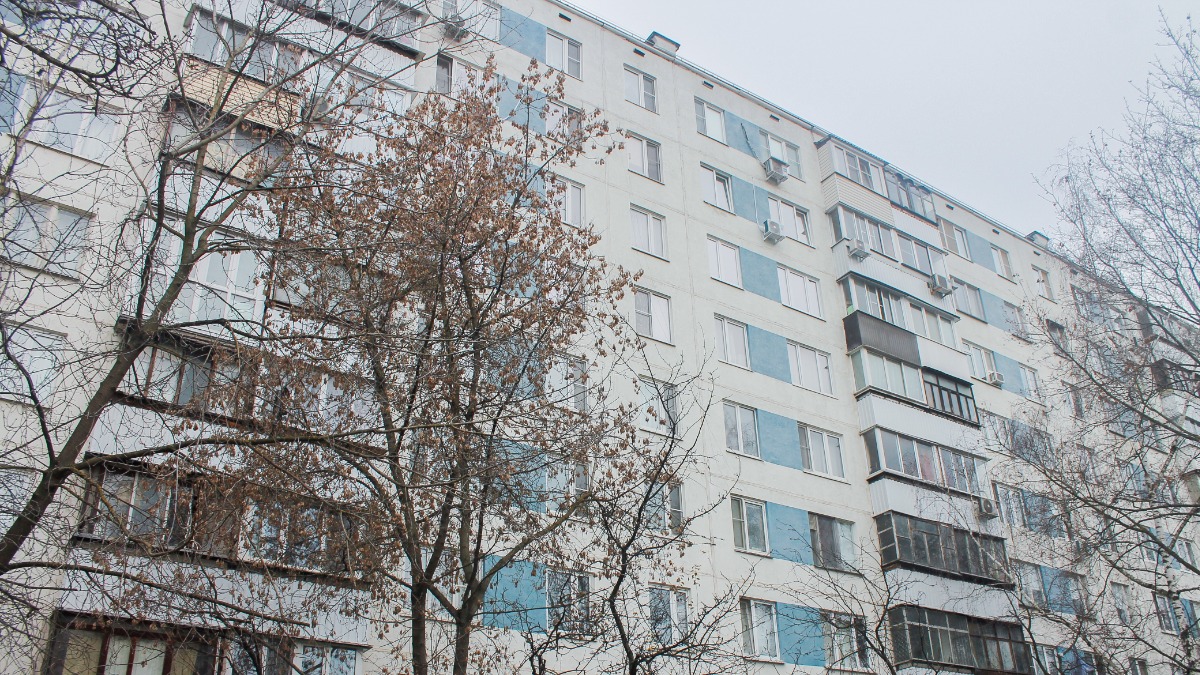 В жилом доме в районе Бибирево в 2025 году произвели замену всего лифтового оборудования