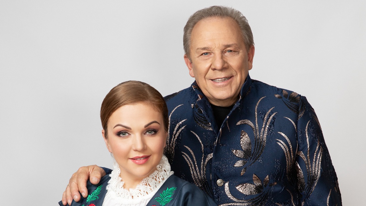 Исполнители русских народных песен Марина и Владимир Девятовы