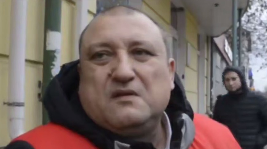 «Интересует только порно»: замглавы «Орелводоканала» ответил на жалобы о ремонте трубы