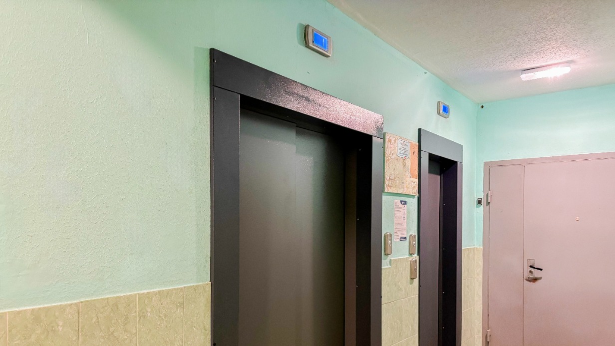 В жилом доме в районе Восточное Измайлово в 2025 году завершили замену лифтового оборудования 