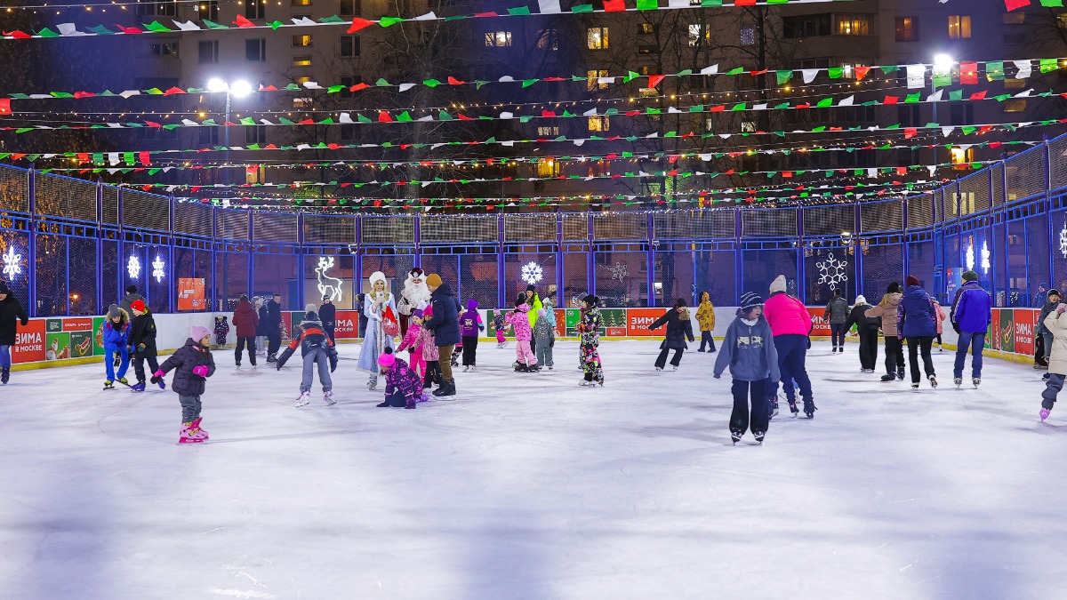 Шоу на льду и мастер-класс от Ильи Авербуха: что ждет гостей Новослободского парка