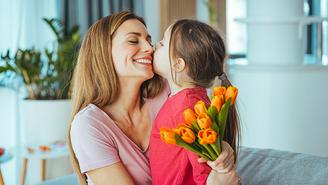 Стало известно, что женщины хотят получить на День матери
