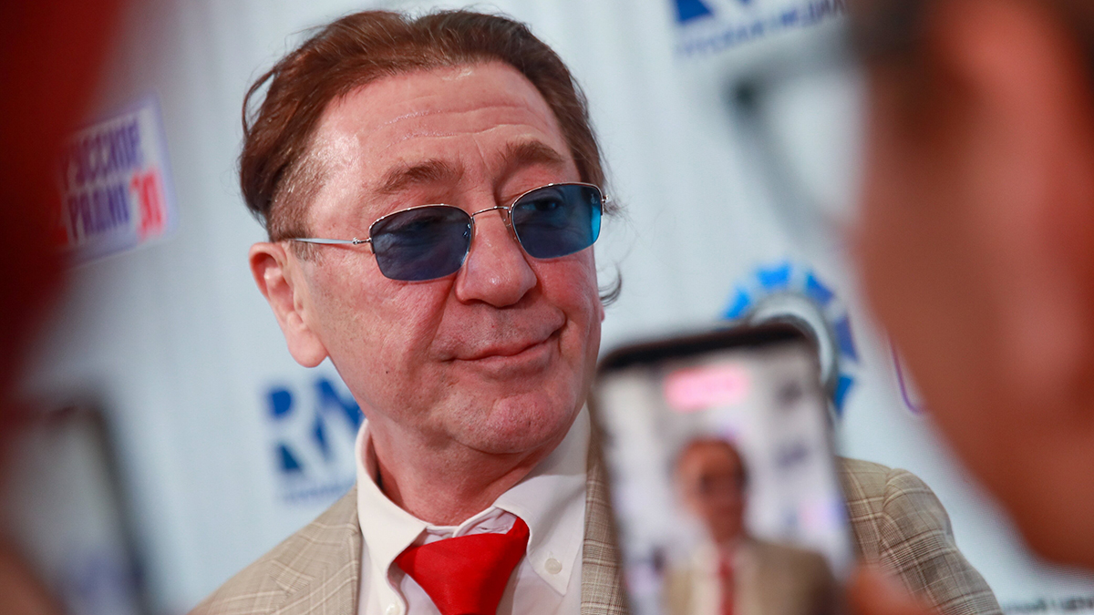 Лепс заявил, что хочет усыновить из детского дома двух братьев