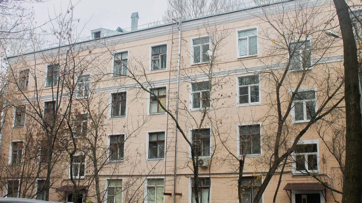 В Южном округе столицы капитально отремонтировали жилой дом 1957 года постройки