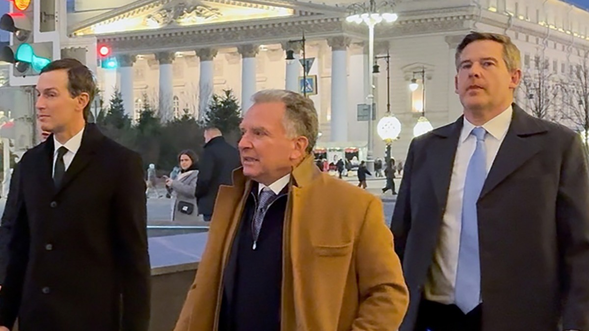 Бизнесмен Джаред Кушнер и спецпосланник Стив Уиткофф перед переговорами прогуливались по центру столицы, как обычные туристы