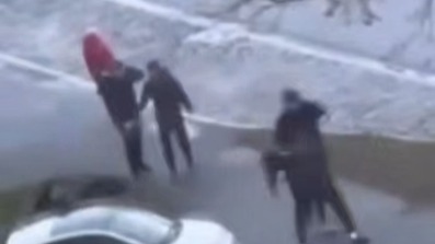 Польский педагог и его ученики унизили и избили беженцев с Украины в Слупске