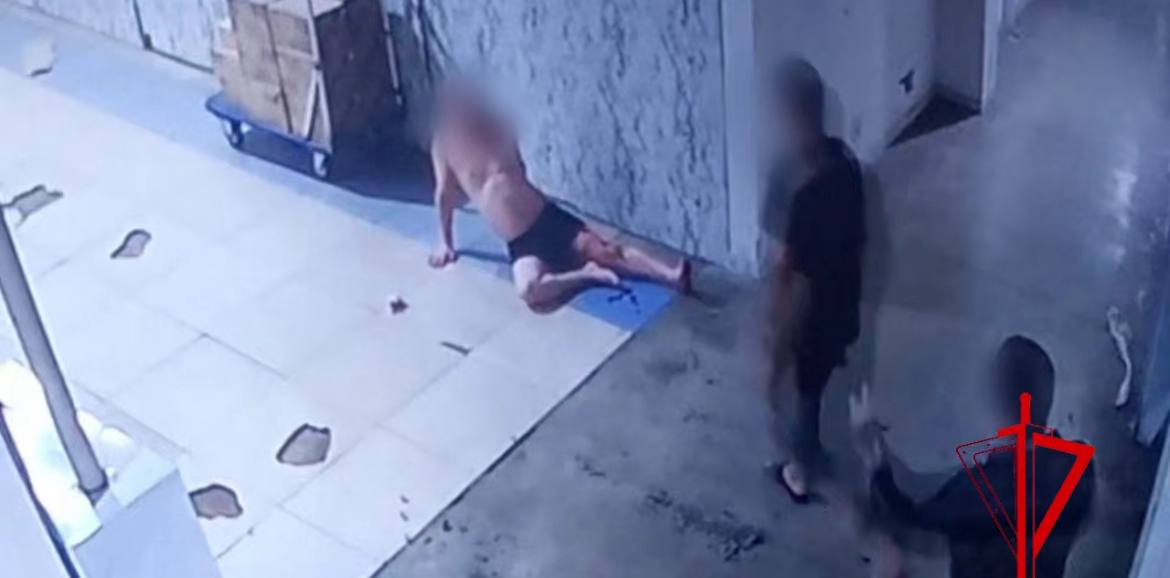 Иностранец ранил ножом мужчину в ТЦ в Подмосковье