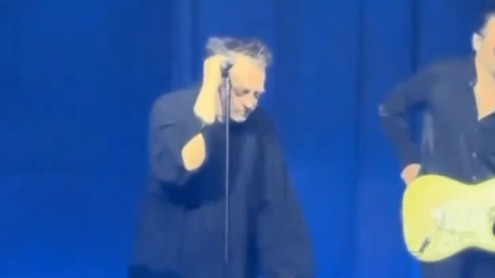 Зрители заподозрили, что экс-фронтмен «Агаты Кристи» вышел пьяным на сцену