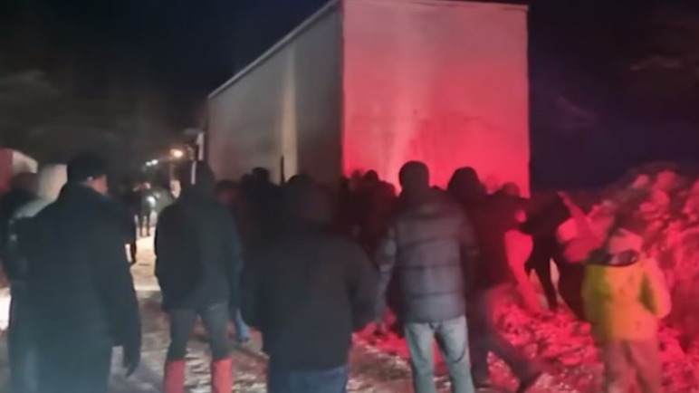 Снежный шторм накрыл горнолыжный курорт в Кемеровской области