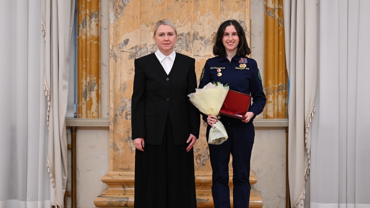 Журналиста «Вечерки» наградили знаком отличия за волонтерскую деятельность