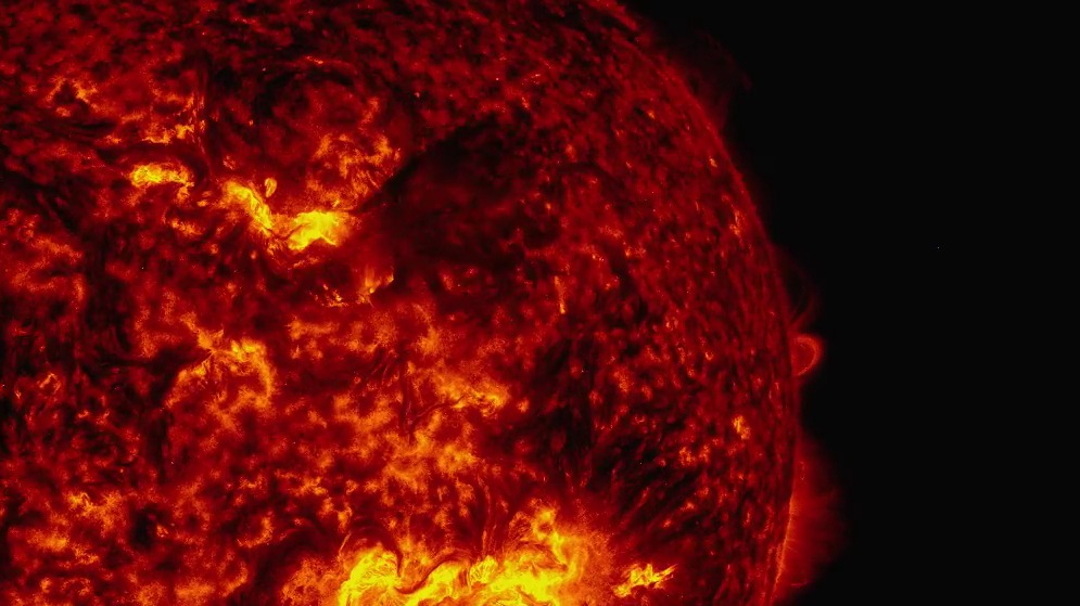«Призрачное черное пламя»: редкая вспышка произошла ночью на Солнце