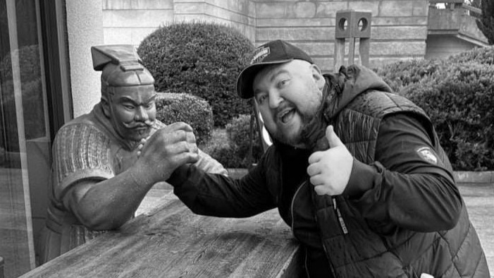 «Впал в кому у меня на руках»: жена Красильникова рассказала о смерти актера